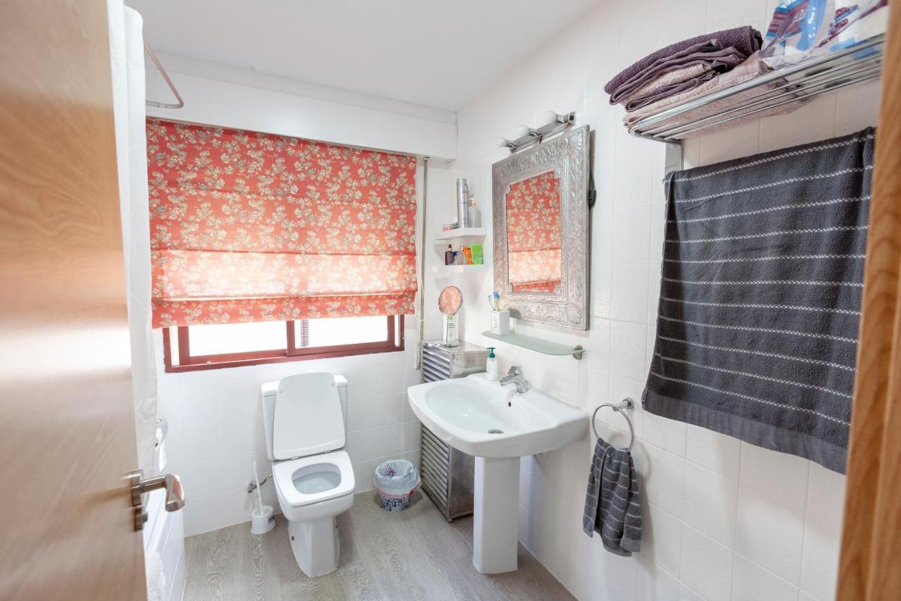 lola.- HABITACION DE MATRIMONIO, CON BAÑO PRIVADO Granada Exterior foto